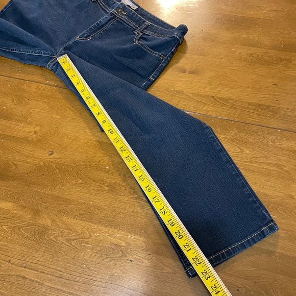 Chico’s Women's Dark Wash Crop Mid Rises Denim Blue‎ Jeans Sz 1 - Picture 5 of 9